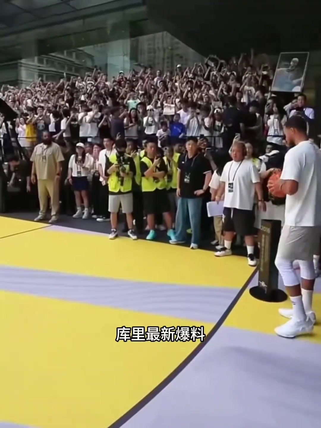 库里自曝眼部顽疾！靠肌肉记忆铸就三分传奇🏀